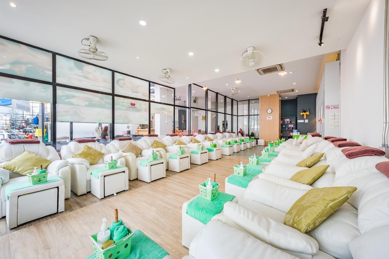 Royal Luxury Hotel Patong Exterior photo