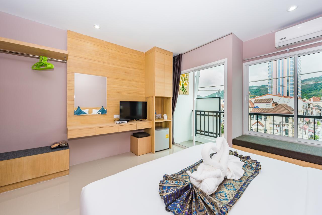 Royal Luxury Hotel Patong Exterior photo