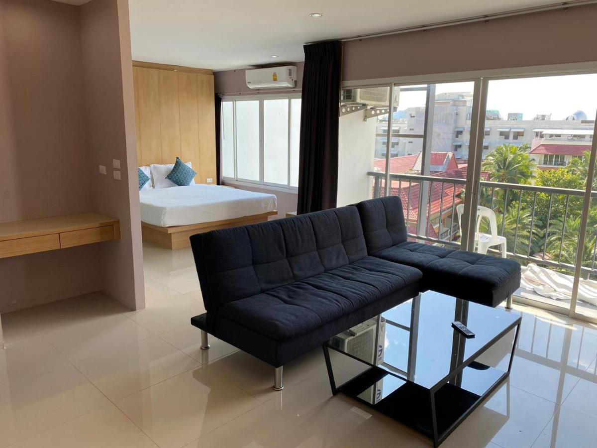 Royal Luxury Hotel Patong Exterior photo